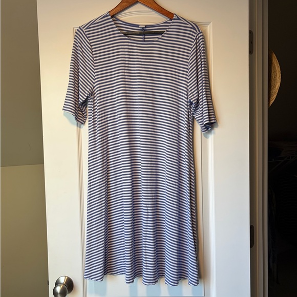 BUNDLE: Women’s Dresses - Picture 4 of 7
